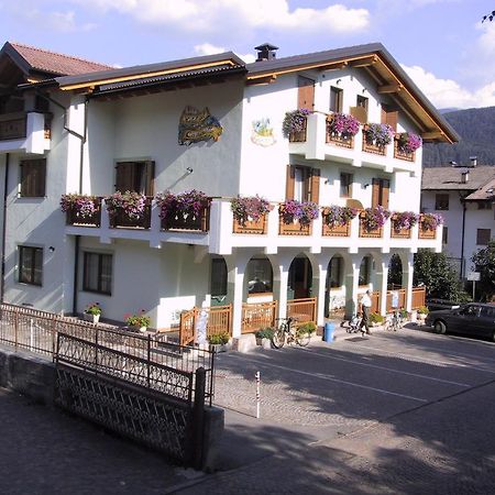 Hotel Al Caminetto Чембра Экстерьер фото